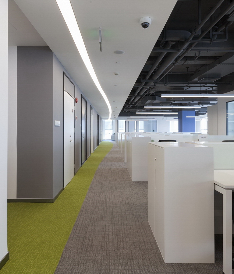 羅賓遜全球物(wù)流辦(bàn)公(gōng)室裝(zhuang)修-走(zou)廊-pc