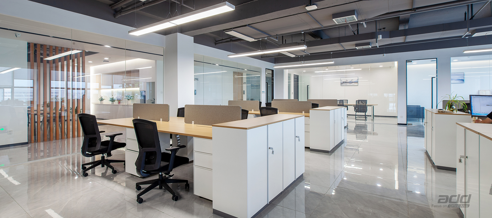 立馬車(che)業辦(bàn)公(gōng)室裝(zhuang)修-辦(bàn)公(gōng)區(qu)-pc